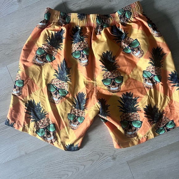 Yellow Pineapple Skull Glasses Swim Trunk Mesh Lining Quick Dry Men Size Large - Picture 7 of 8